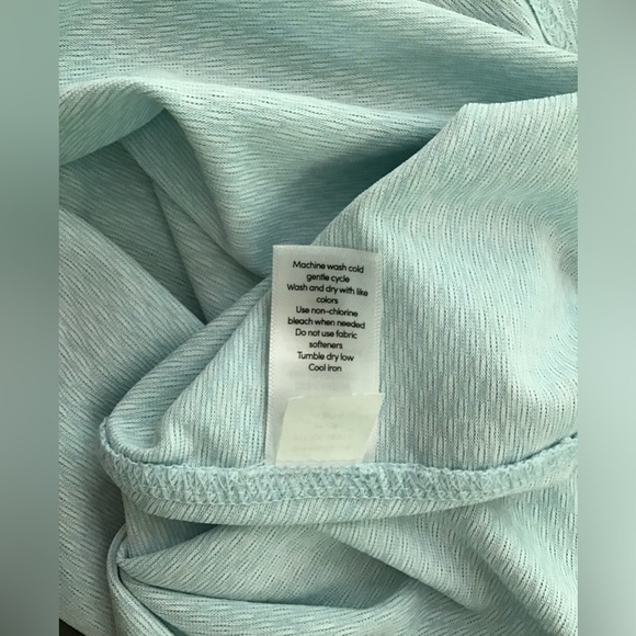 Athleta L crisscross back heathered lt blue & white dry fast EUC - Picture 8 of 9